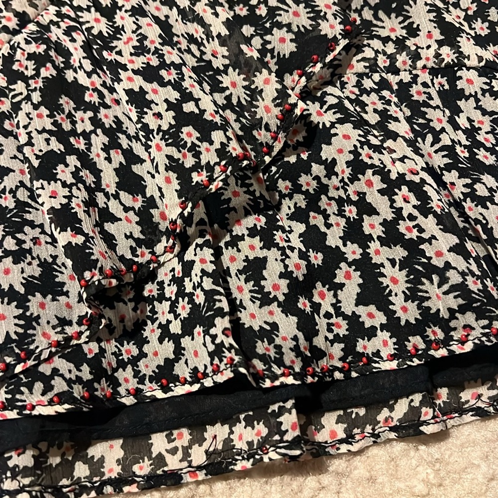 Mini skirts - Picture 2 of 5